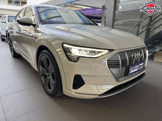 AUDI E-TRON ELÉTRICO SPORTBACK PERFORMANCE QUATTRO AUDI E-TRON ELÉTRICO SPORTBACK PERFORMANCE QUATTRO